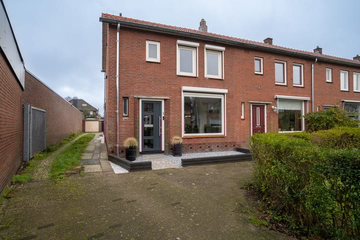 Photo of property Lepelaarstraat 1, Hengelo