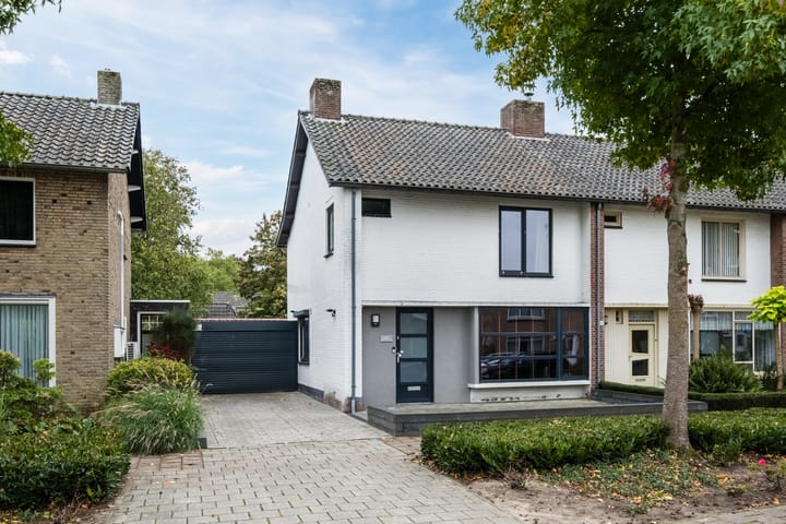 Photo of property Lepelkesweg 16, Veldhoven