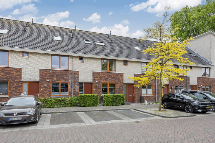Lessestraat 136 in Heemskerk foto