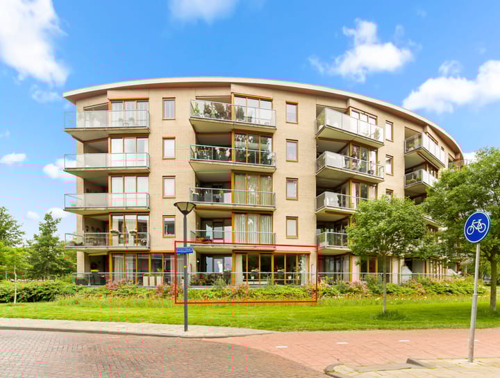 Lessestraat 260 in Heemskerk