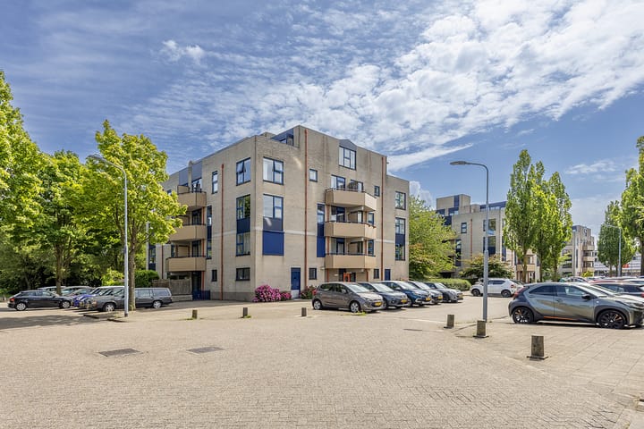 Lettenburg 108 in Hoofddorp