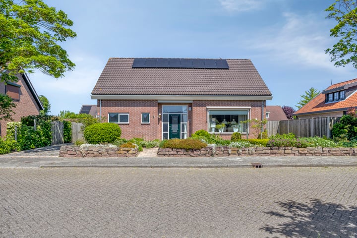 Photo of property Leuvenstraat 17, Oosterland