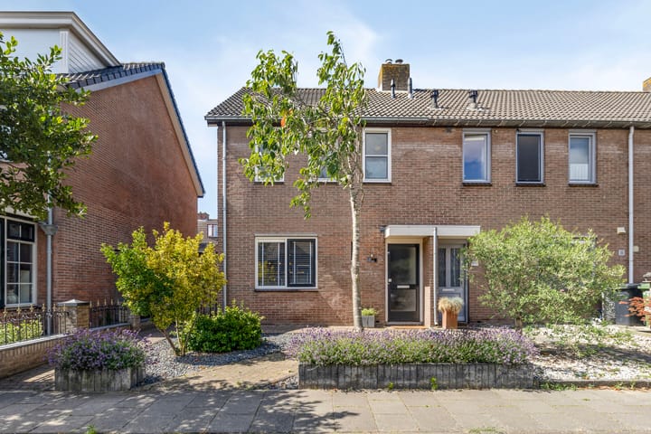 Photo of property Leuvenstraat 20, Oosterland