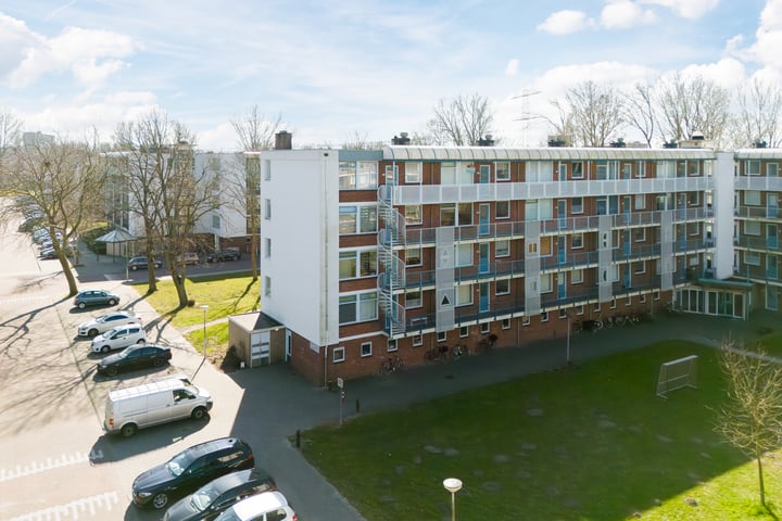 Photo of property Leverkruidweg 247, Zaandam
