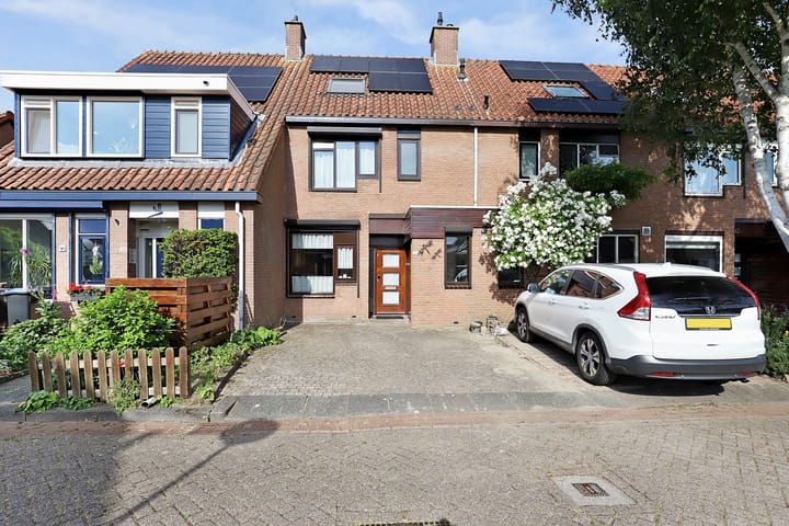 Libelleveen 144 in Spijkenisse