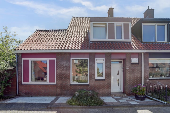 Libelleveen 201 in Spijkenisse foto