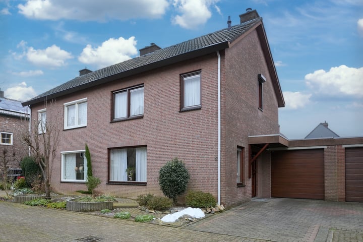 Lierbeek 8 in Geleen