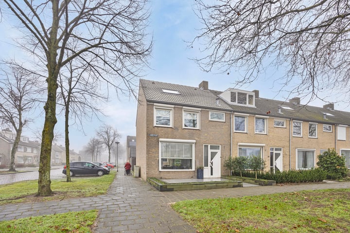 Lignestraat 21 in Made