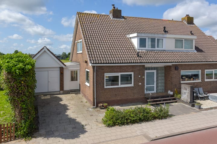 Lijnderdijk 241 in Lijnden
