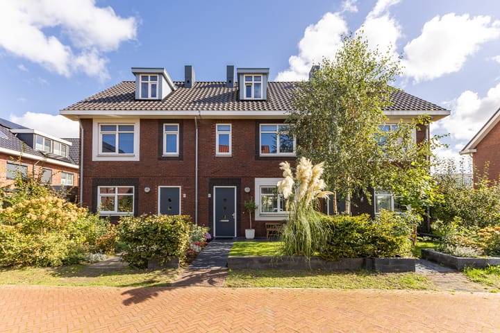 Lijsterbes 61 in Heiloo