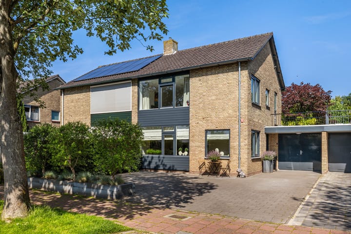 Lijsterbeslaan 10 in Oostvoorne