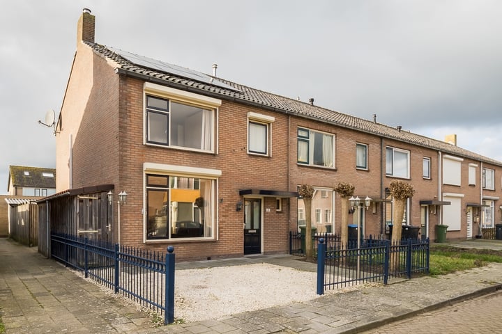 Lijsterbeslaan 13 in Herwijnen