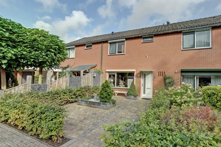 Lijsterbeslaan 8 in Emmer-Compascuum