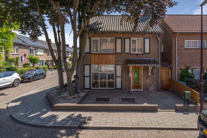 Lijsterbesstraat 1 in Oudenbosch