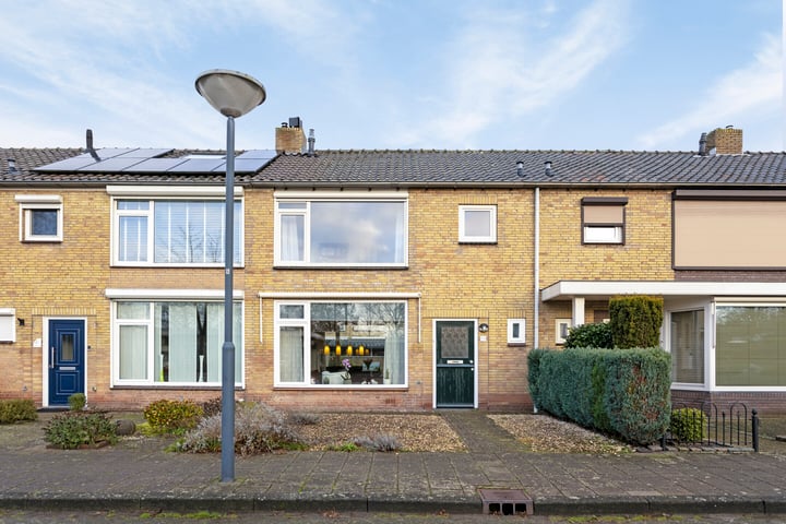 Lijsterbesstraat 13 in Waalwijk