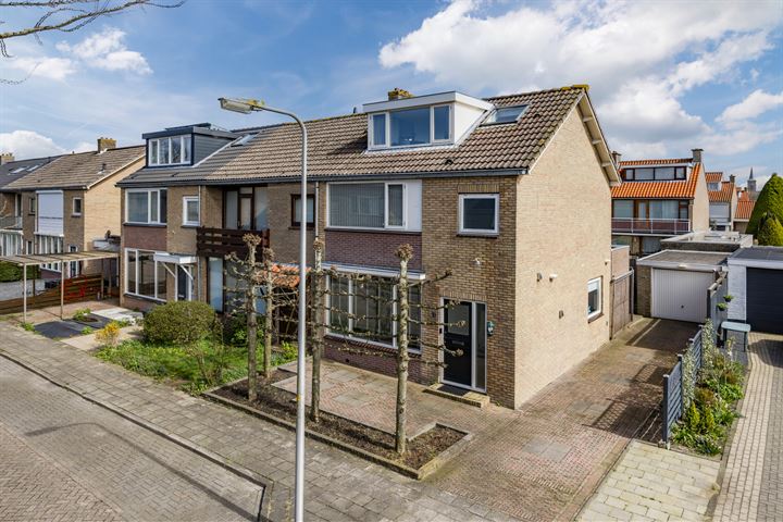 Lijsterbesstraat 2 in De Zilk