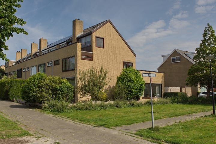 Photo of property Lijsterlaan 130, Maassluis