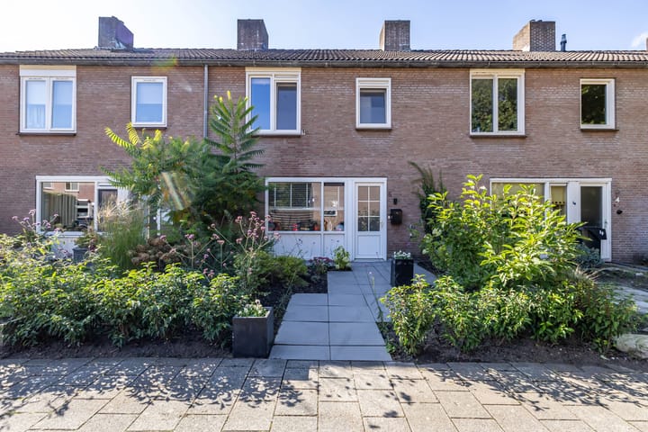 Lijsterstraat 6 in Norg