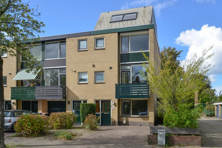 Lijzij 44 in Huizen