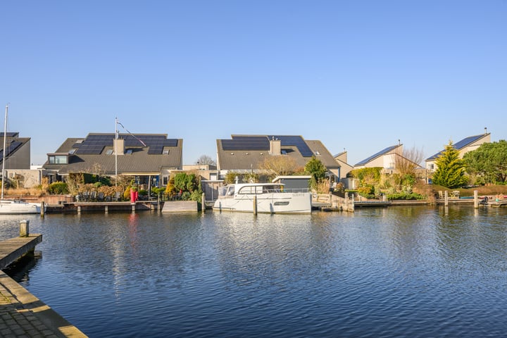 Photo of property Lijzijde 30, Almere