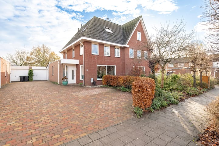 Lindelaan 32 in Meteren