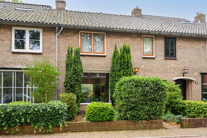 Lindenlaan 108 in Huizen