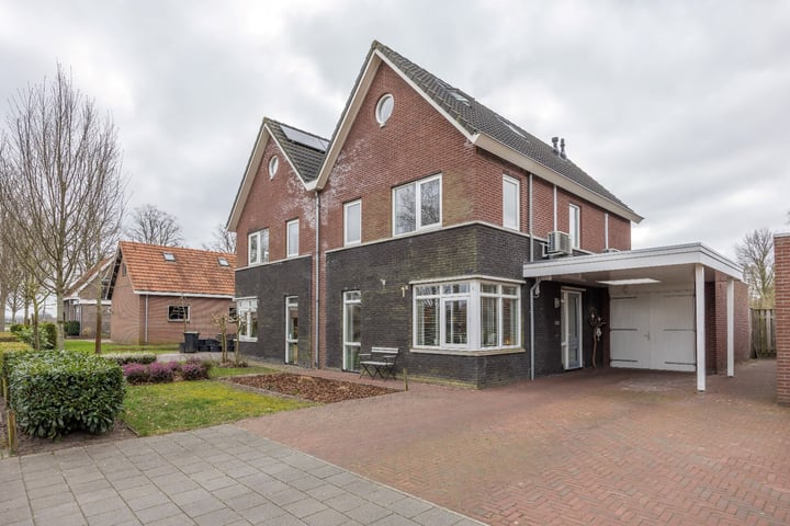 Photo of property Lindenlaan 1a, Vroomshoop