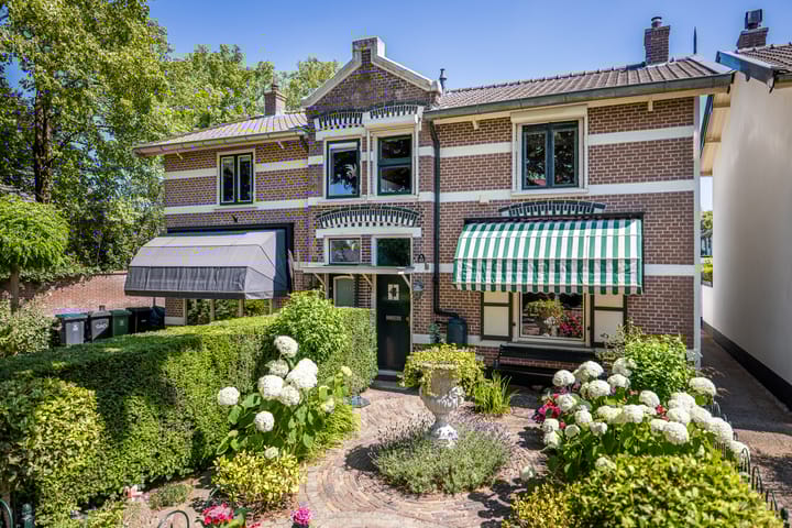 Lindenlaan 83 in Huizen