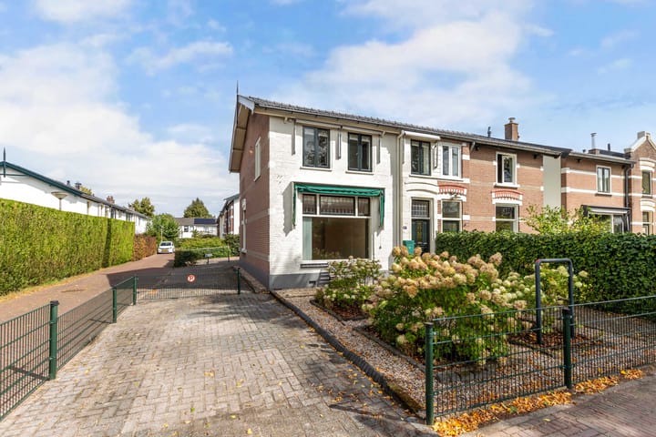 Lindenlaan 89 in Huizen Foto