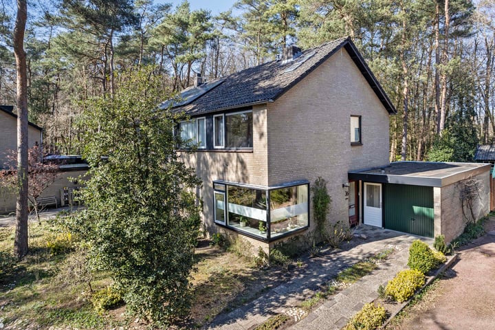 Photo of property Lindenoord 36, Vaassen