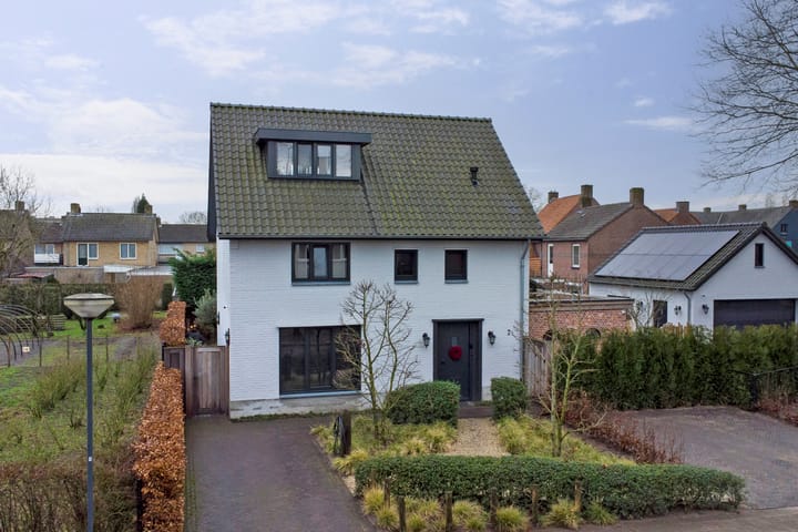 Lindestraat 2 en Reusel foto