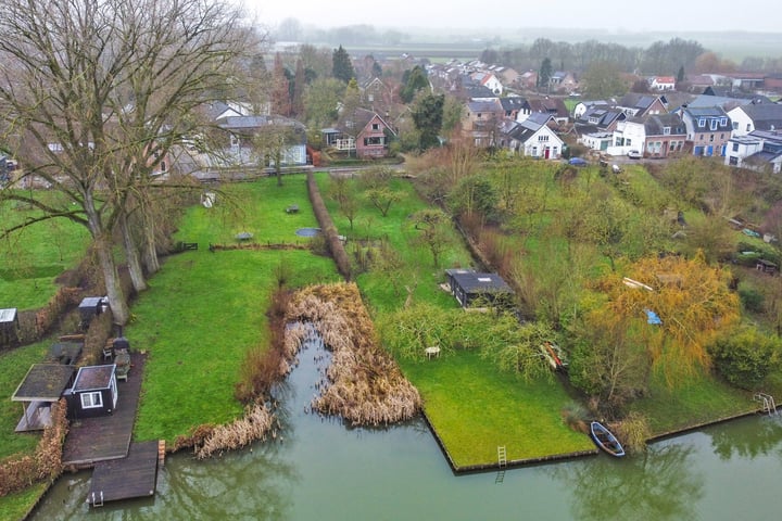 Lingedijk 86 in Rhenoy