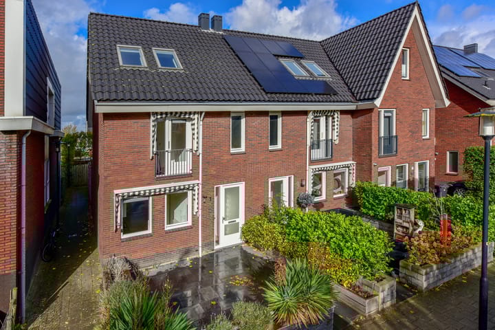 Linksachterstraat 1 in Kudelstaart