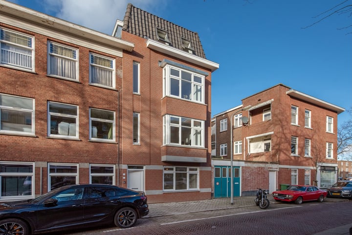 Linnaeusstraat 1 in 's-Gravenhage