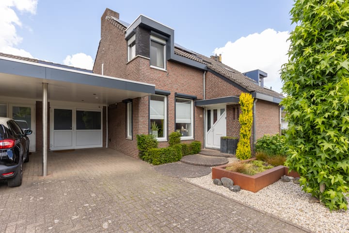 Lintjeshaag 40 in Limbricht