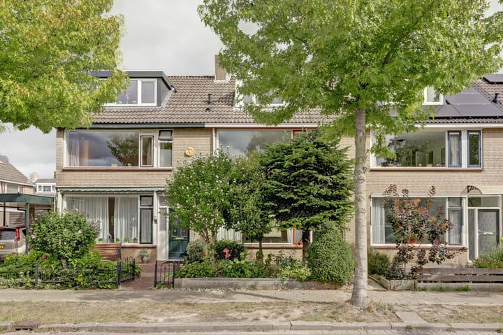 Photo of property Linzen-oord 13, Houten