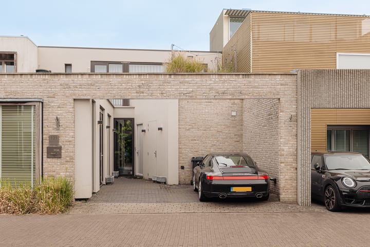 Lisdoddelaan 121 in Amsterdam photo