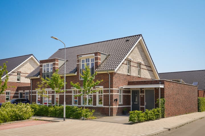 Lisdoddestraat 64 in Beneden-Leeuwen