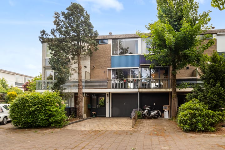 Photo of property Loefzij 51, Huizen