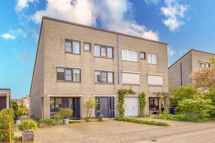 Loefzijde 28 in Almere