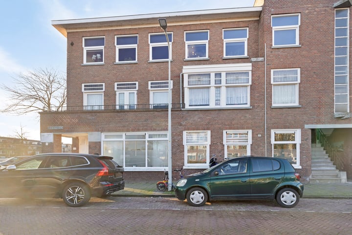 Loenenseplein 12 in 's-Gravenhage