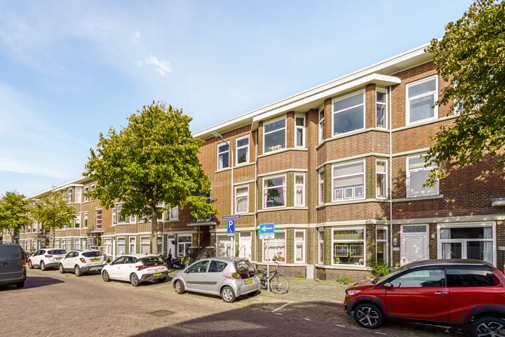 Photo of property Loenensestraat 121, 's-Gravenhage