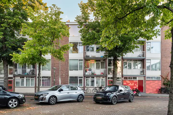 Loevestein 122 in Amsterdam