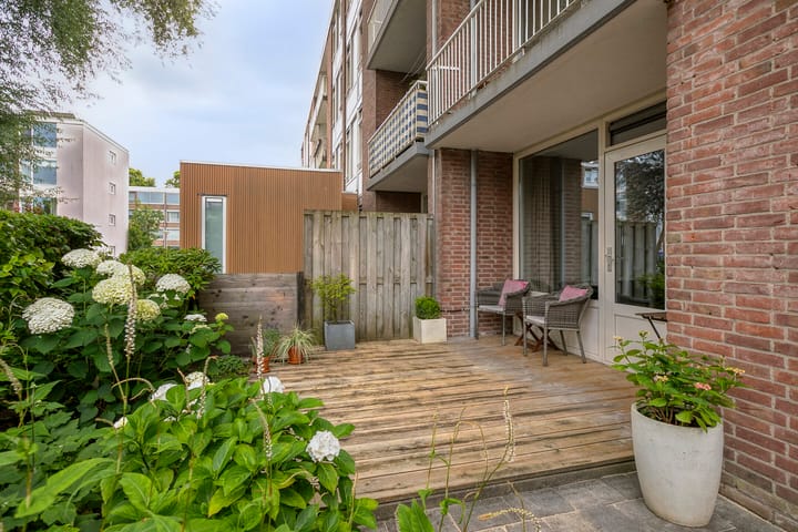 Loevestein 123 in Amsterdam