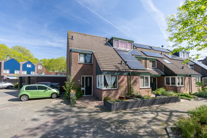 Loevestein 153 in Alphen aan den Rijn