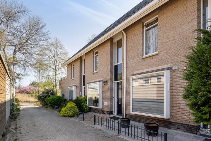 Lokhorst 26 in Rotterdam