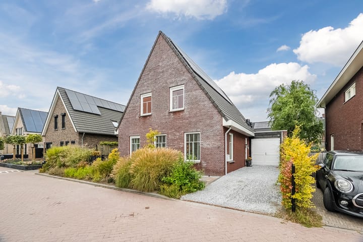 Lokken 9 in Lage Zwaluwe