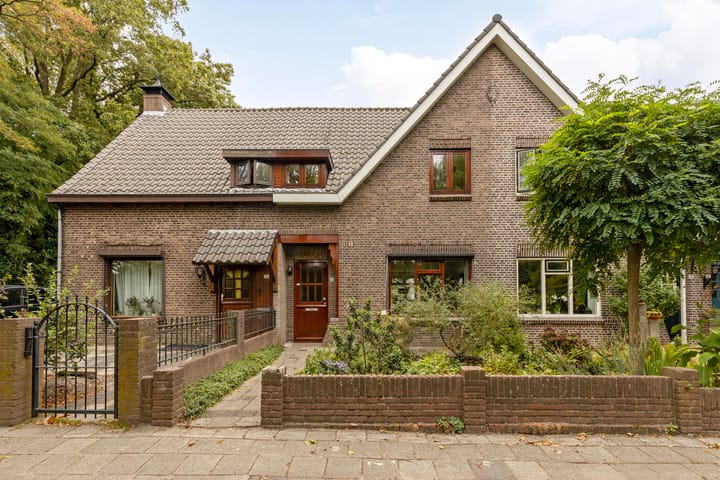 Loolaan 22 in Halsteren