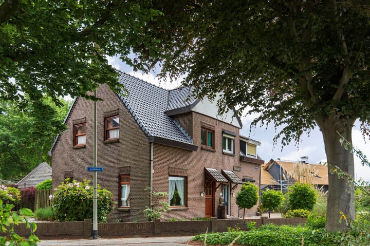 Loolaan 4 in Halsteren