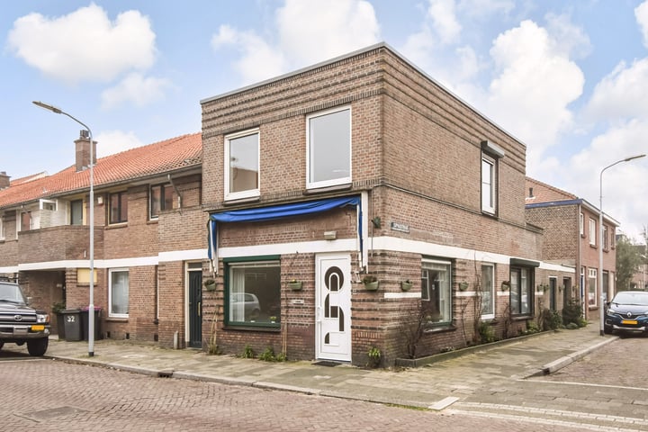 Loolaan 56 in Voorburg